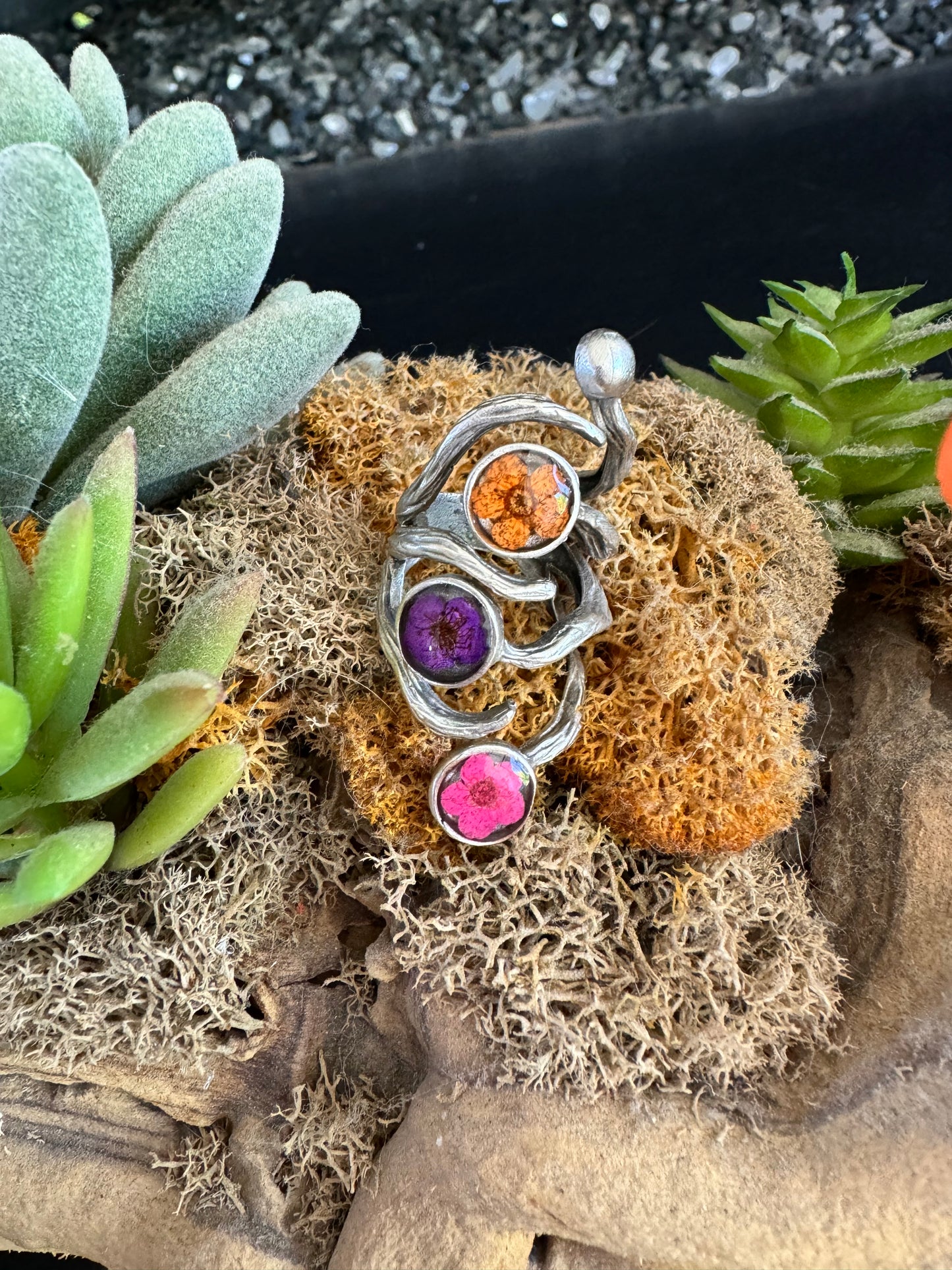 The roots ring with three flowers