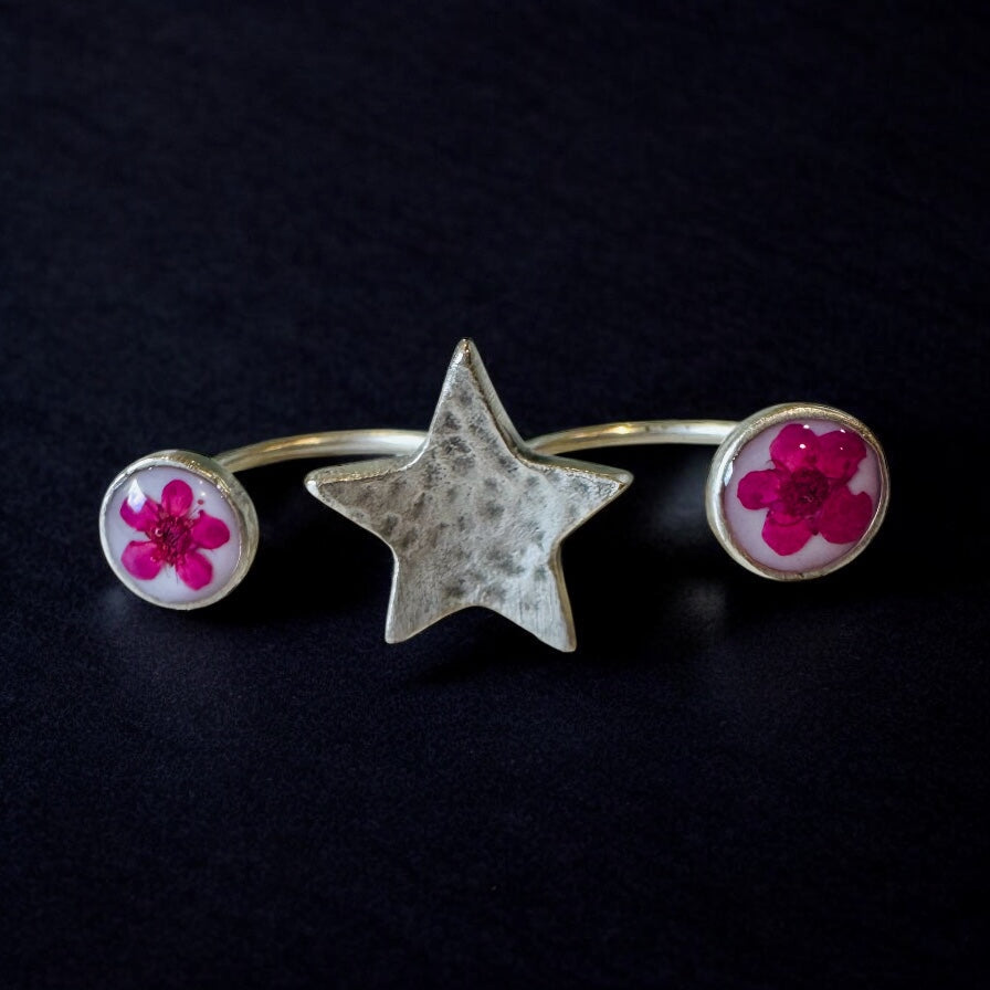 Star silver plated double ring with pink flowers