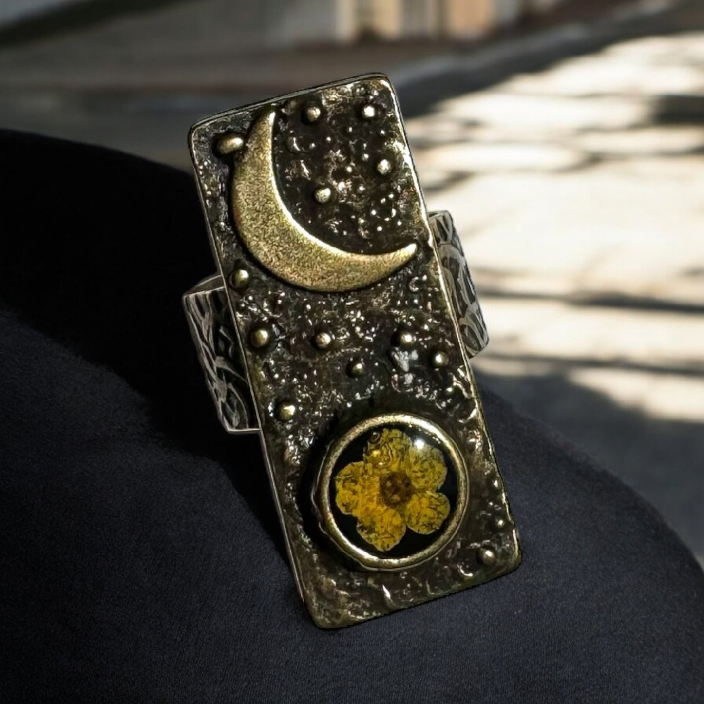Rectangular bronze moon ring with yellow flower