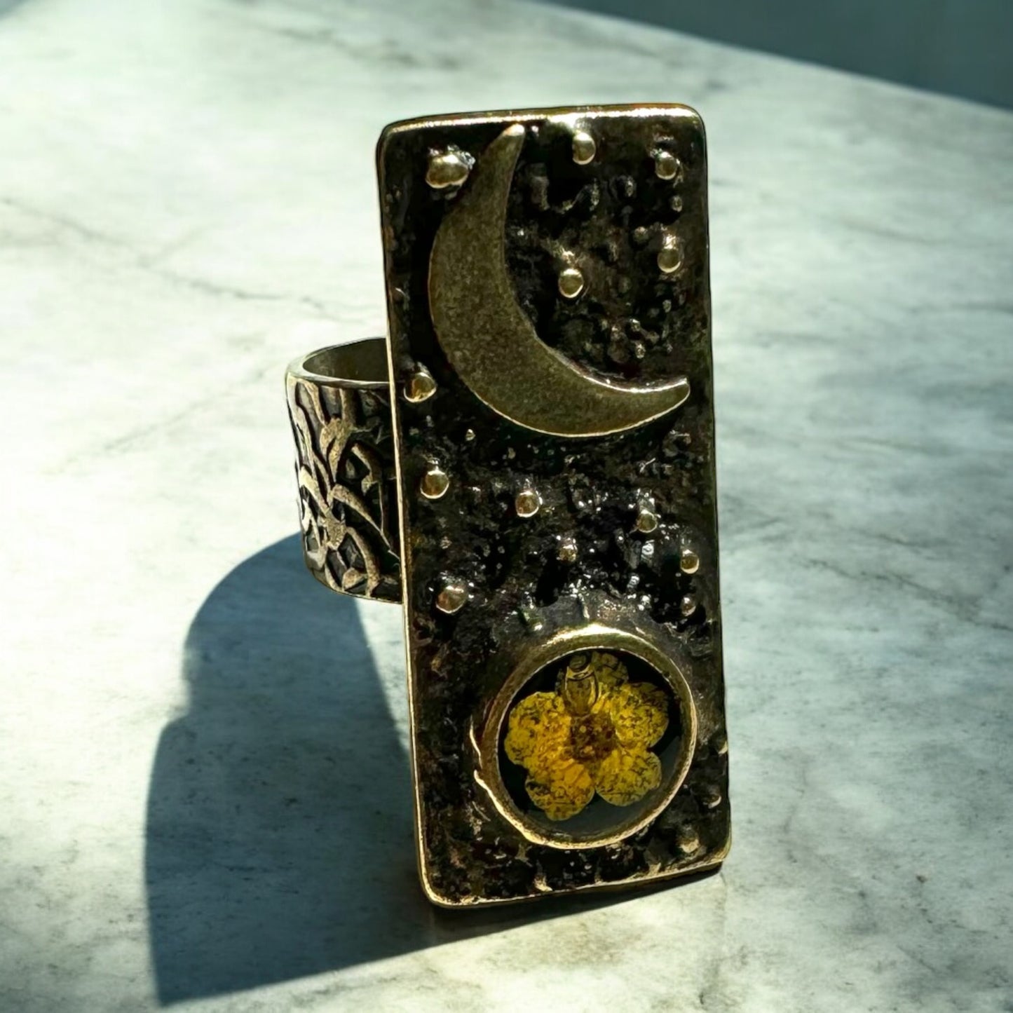 Rectangular bronze moon ring with yellow flower