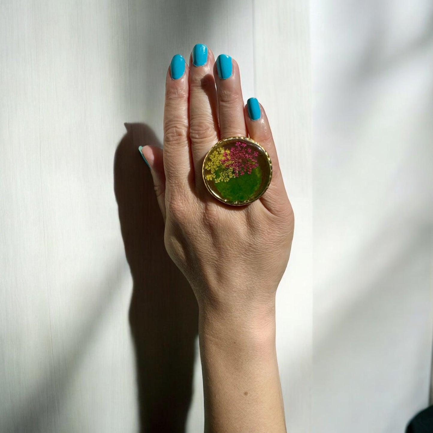 Oversized round ring with Queen Anne’s lace and leaf