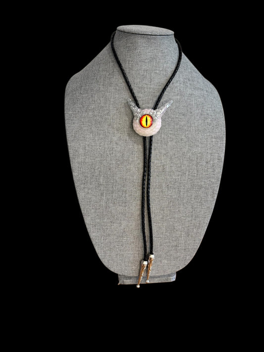 Monster bolo tie in white and silver. Model Pointy.