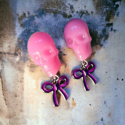 Bubblegum Skull with purple bow and silver metal earrings studs