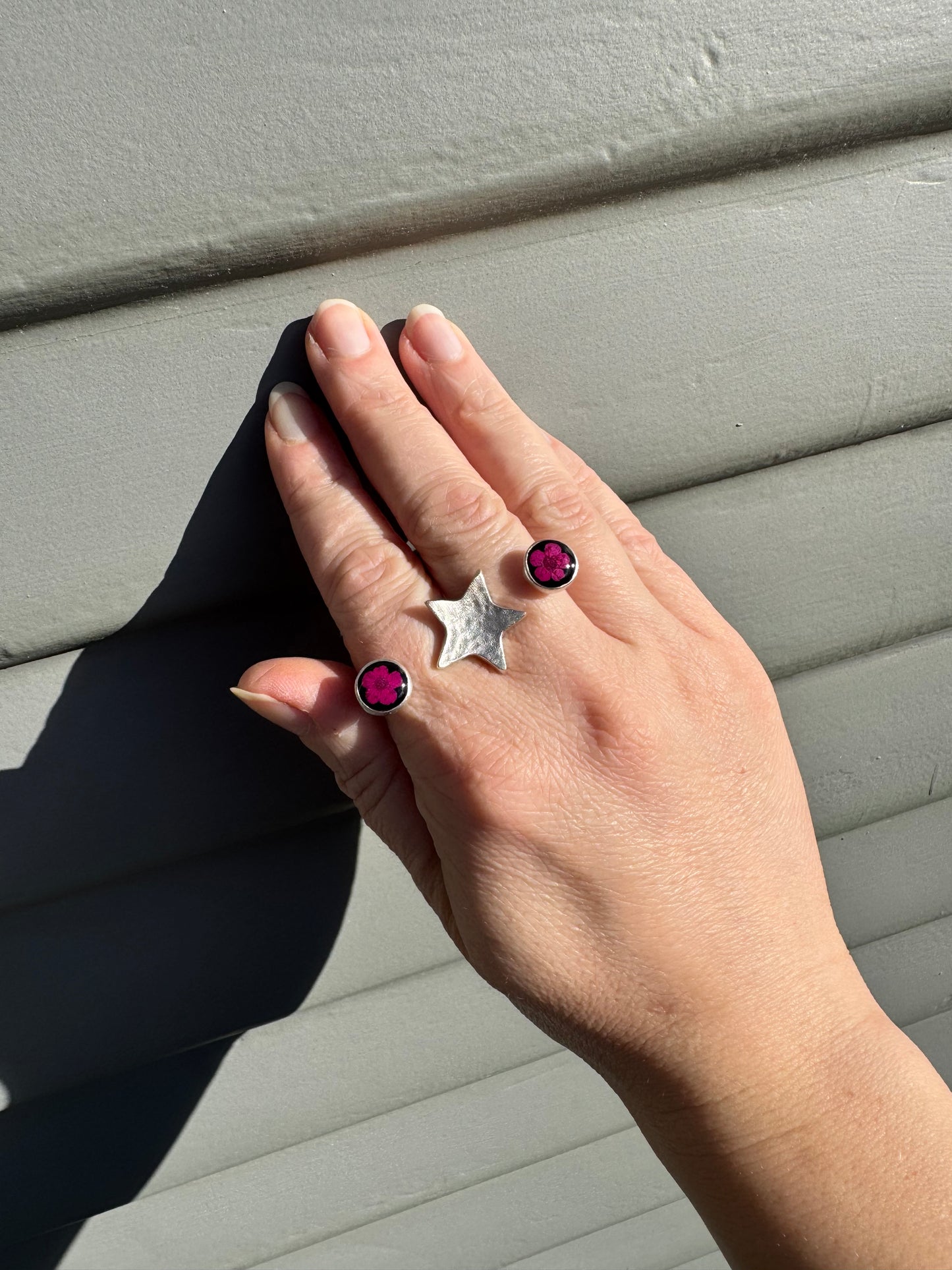 Star silver plated double ring with pink flowers