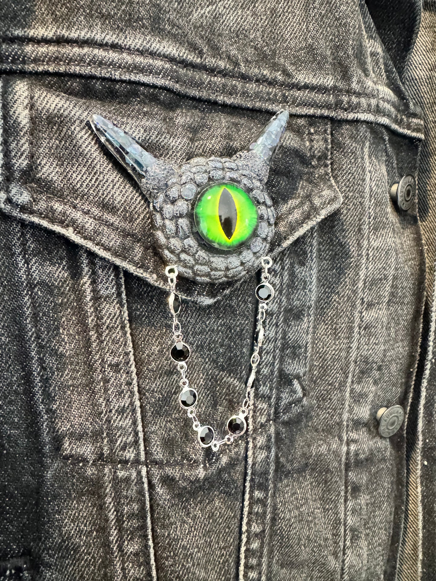01/09 Handmade monster brooch. Model Pointy.