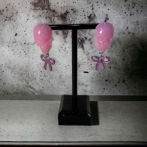 Bubblegum Skull with purple bow and silver metal earrings studs
