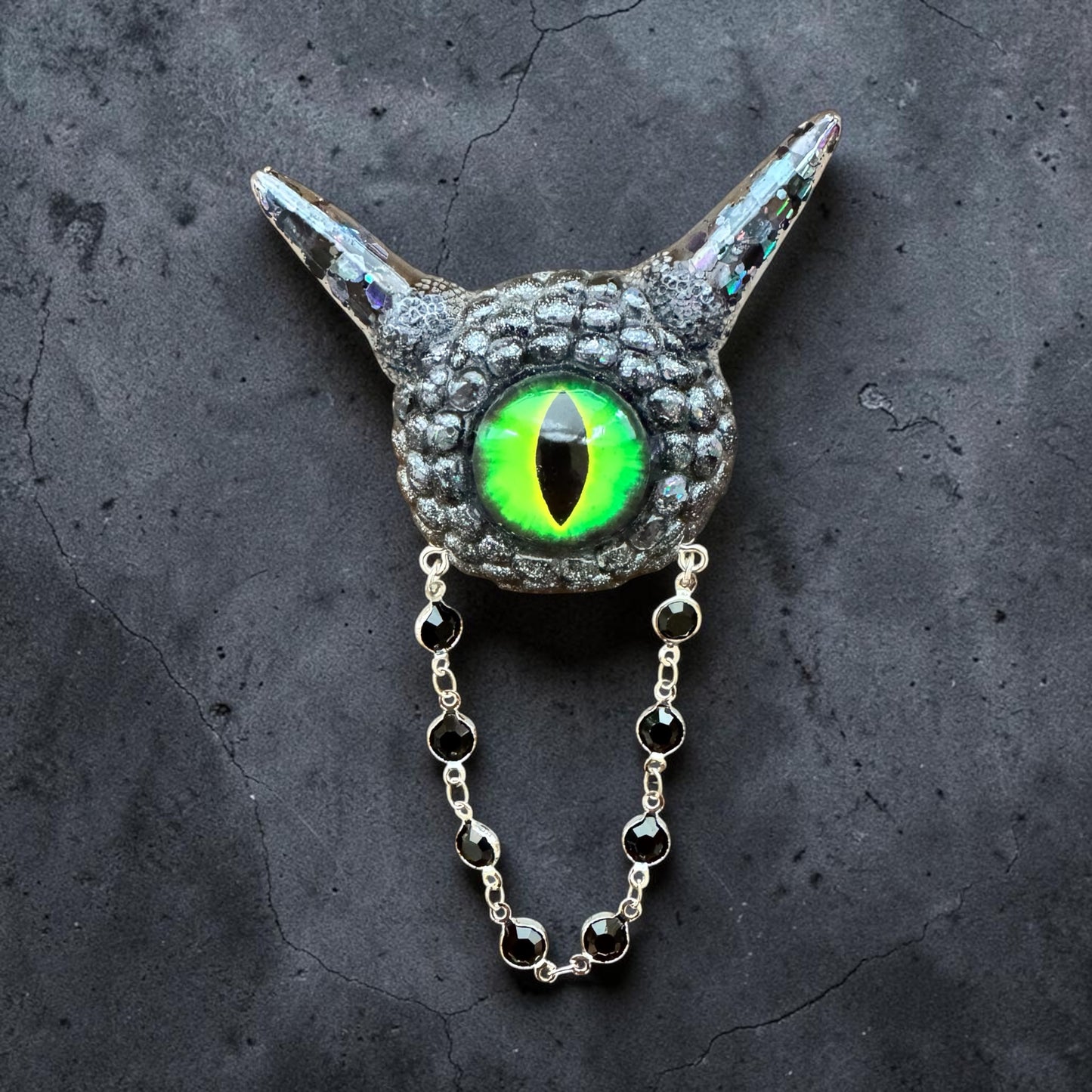 01/09 Handmade monster brooch. Model Pointy.