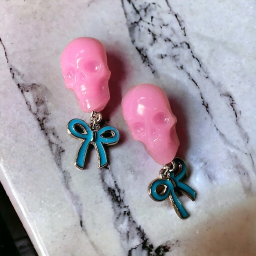 Bubblegum Skull with blue bow and silver metal earrings studs