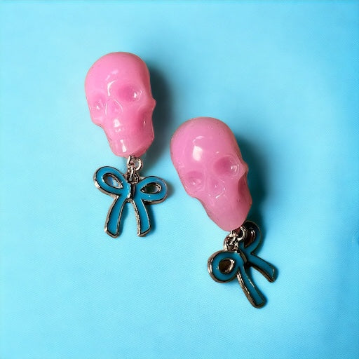 Bubblegum Skull with blue bow and silver metal earrings studs