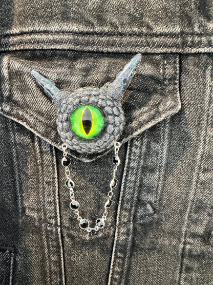 01/09 Handmade monster brooch. Model Pointy.