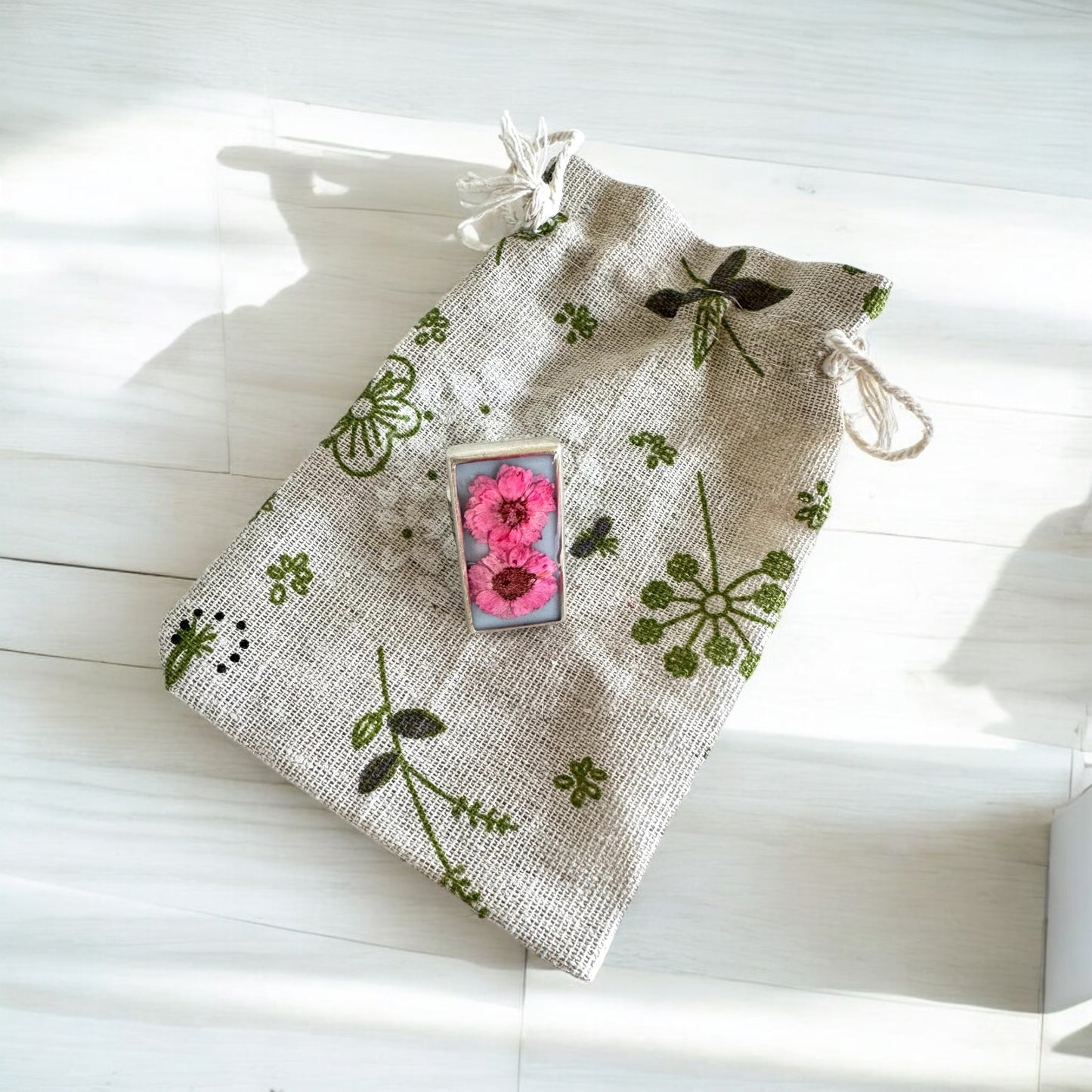 Rectangle ring with pink flowers