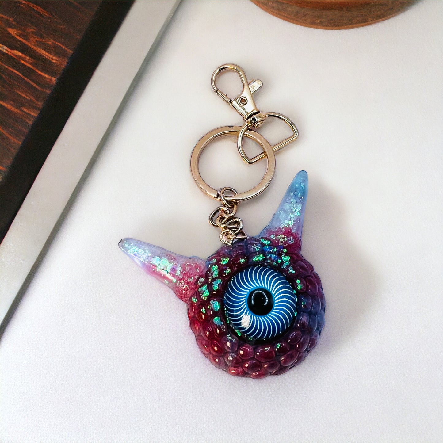 Monster Eye red and blue keychain. Model Pointy.