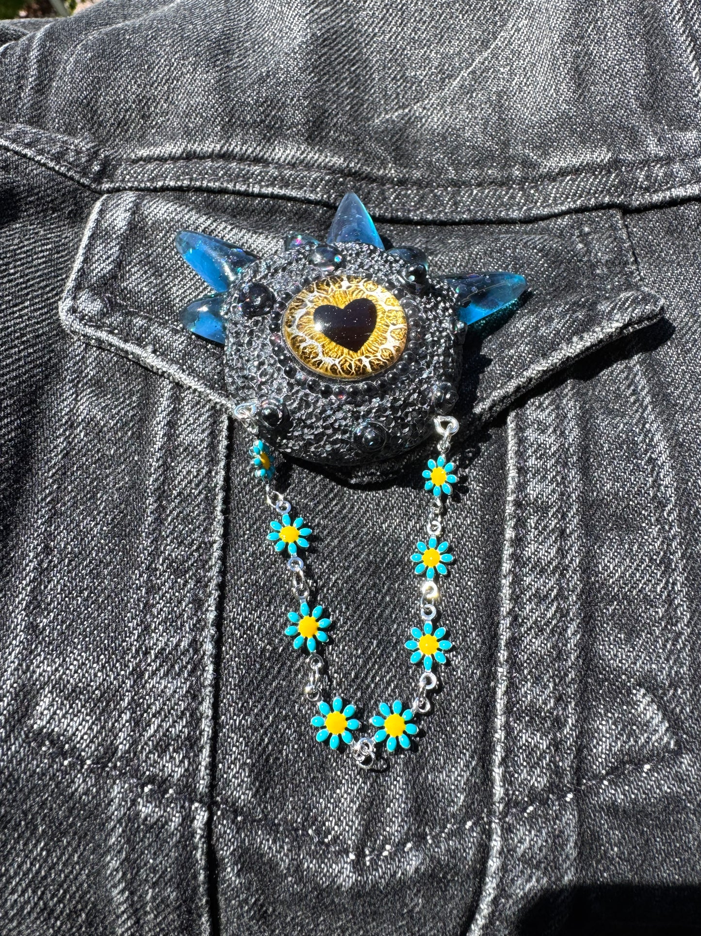 09/06 Monster brooch. Model Spiky.