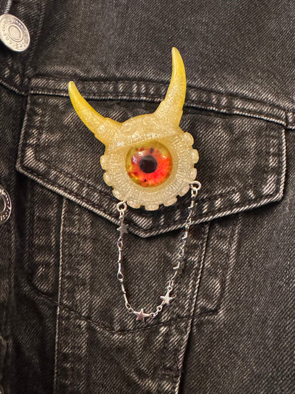 Handmade brooch, monster brooch in yellow and fine silver glitter. Model Vicky.