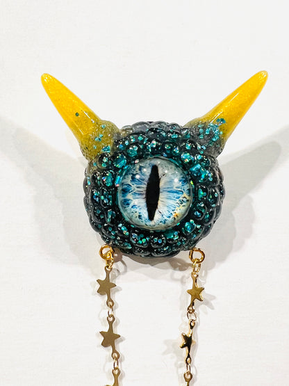 Handmade Eyeball brooch, unique jewelry, blue and yellow monster brooch with chain, Model Pointy