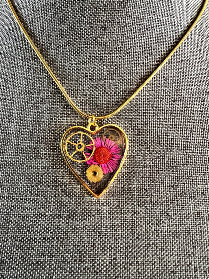 Dried flowers and watch parts necklace, handmade resin jewelry, real flowers and antics watch parts, Heart shape necklace, perfect Valentine’s Day gift, birthday gift for her, steampunk jewelry, romantic gift.