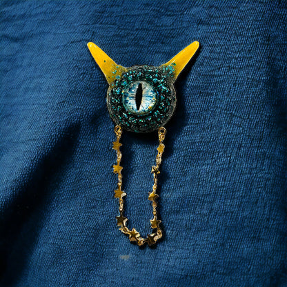 Handmade Eyeball brooch, unique jewelry, blue and yellow monster brooch with chain, Model Pointy