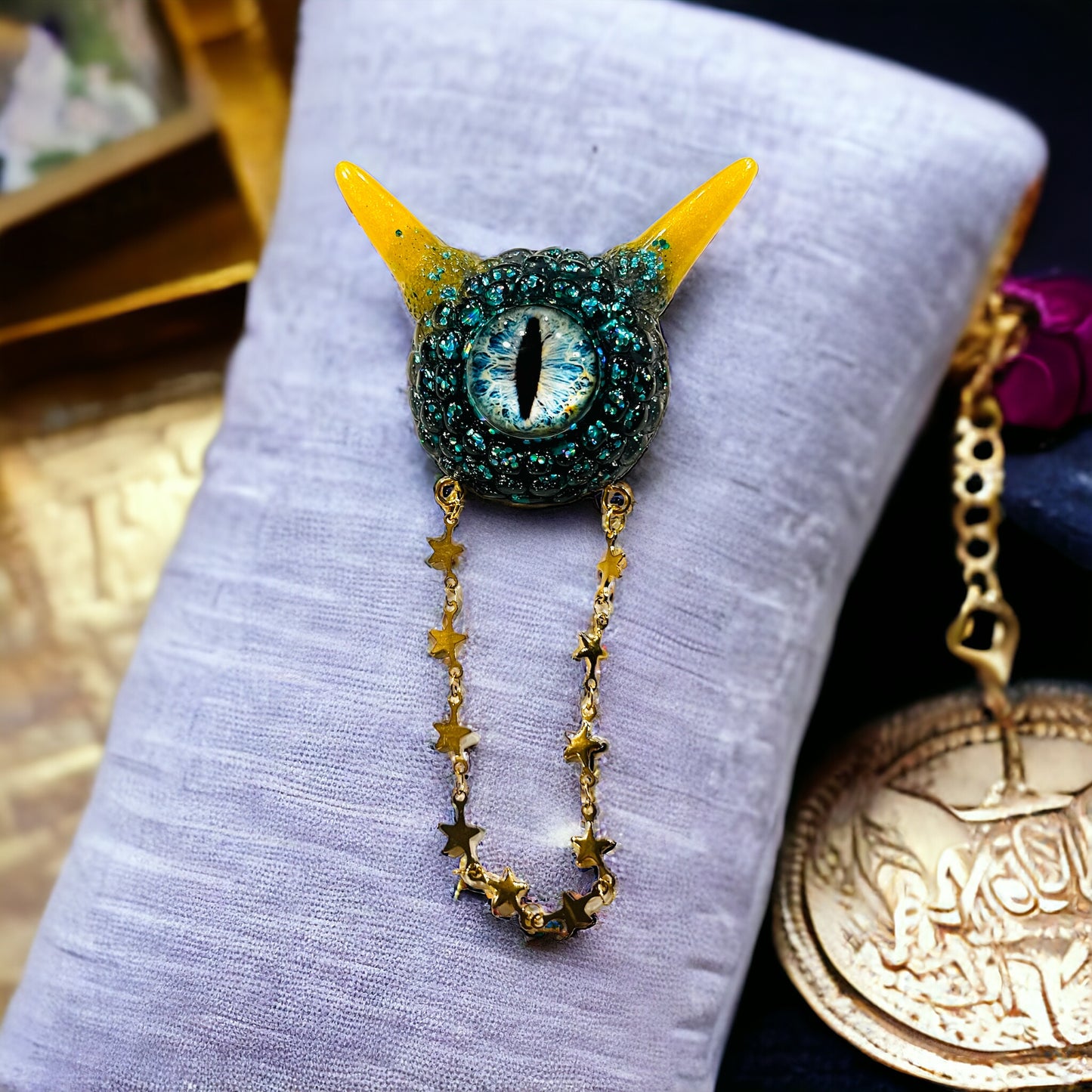 Handmade Eyeball brooch, unique jewelry, blue and yellow monster brooch with chain, Model Pointy