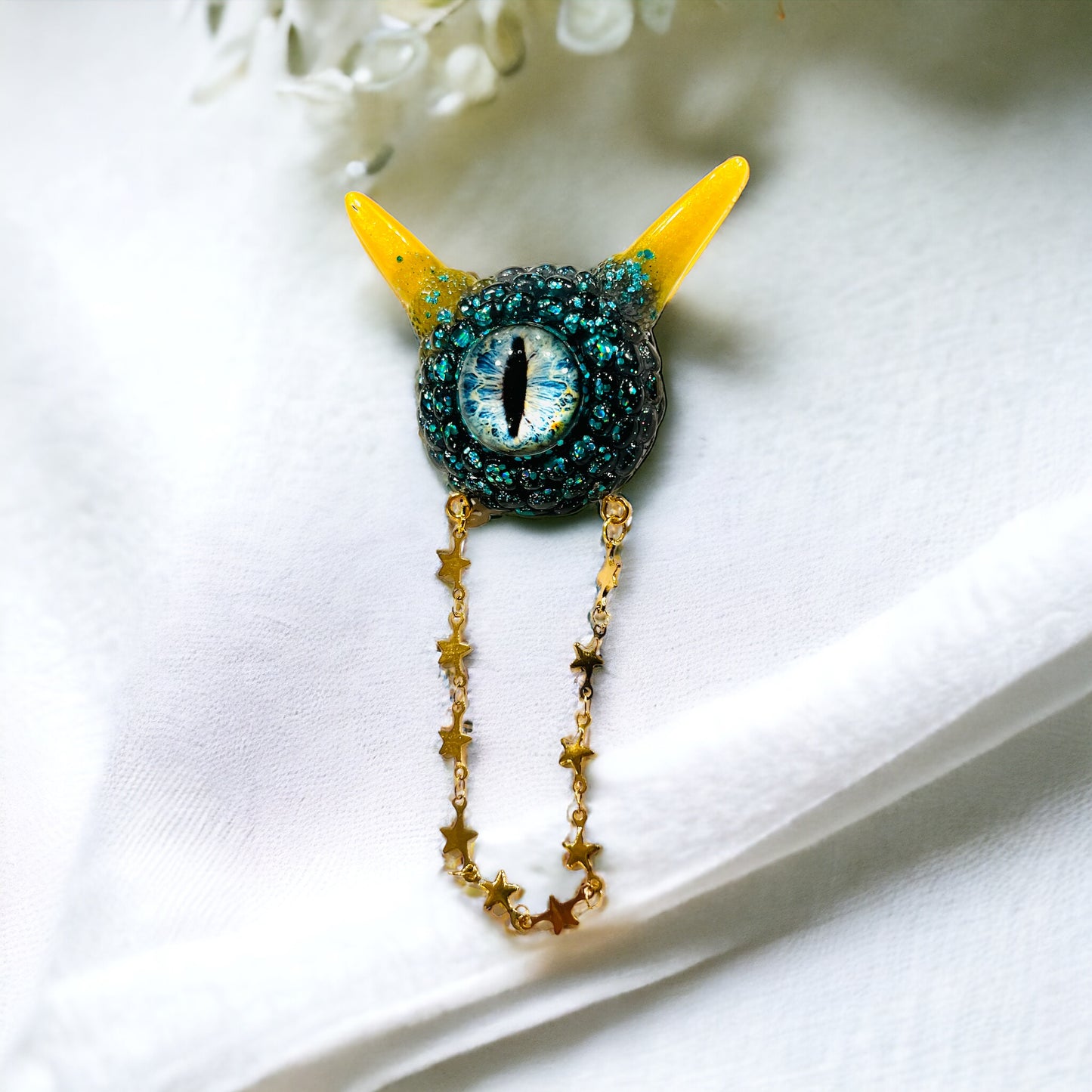 Handmade Eyeball brooch, unique jewelry, blue and yellow monster brooch with chain, Model Pointy