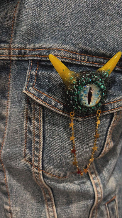 Handmade Eyeball brooch, unique jewelry, blue and yellow monster brooch with chain, Model Pointy